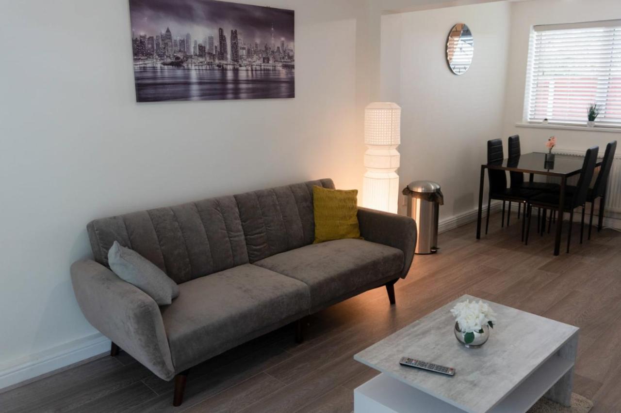 Gorgeous Ground Floor Apartment + Free Parking Манчестър Екстериор снимка